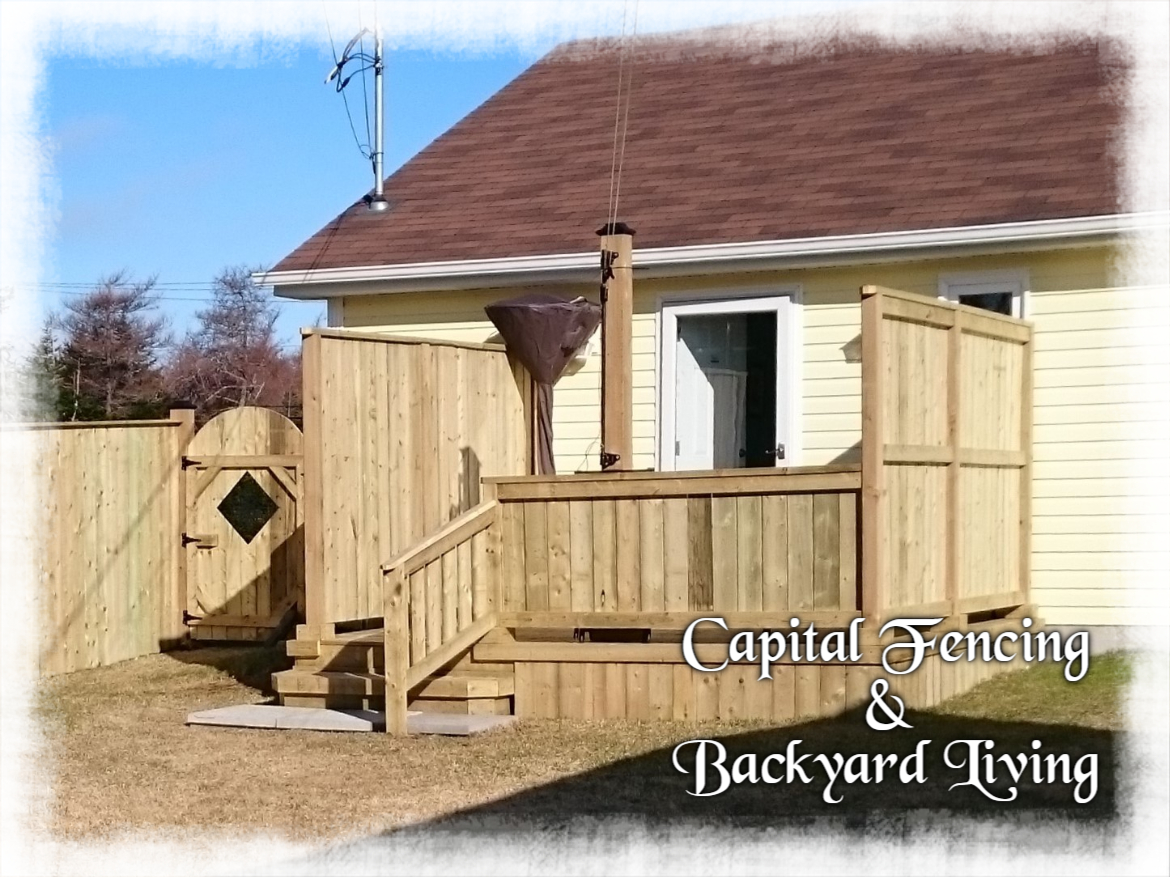 Deck with 2 privacy sections and a close-line post